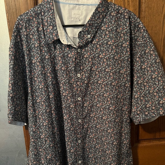 Worn ONCE JB Holt men’s casual button up shirt. Great for summer. - Picture 2 of 7
